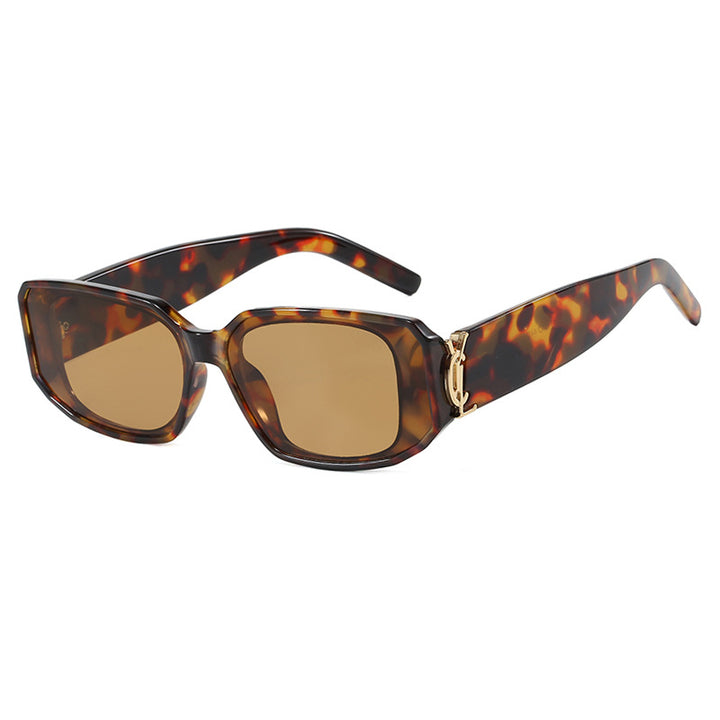 Women's trendy sunglasses with angular design and luxurious details Skanto