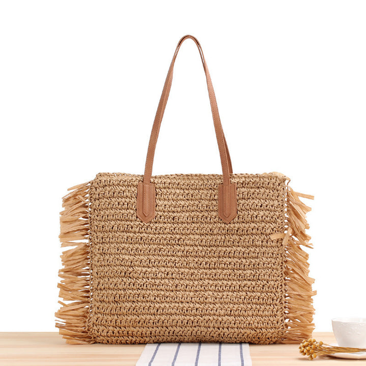Beach Bag with Fringed Design in Natural Wicker Skanto