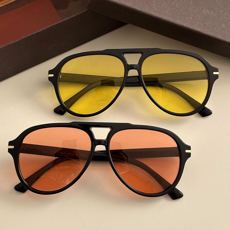 Women's stylish sunglasses with a striking design Skanto