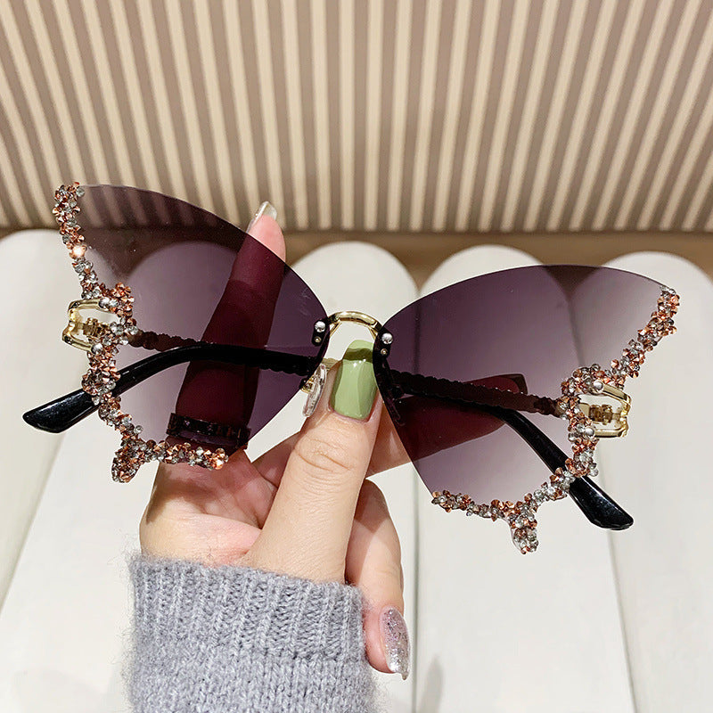 Dame ekstravagante Cat-Eye solbriller med glitrende strassdekorasjoner Skanto