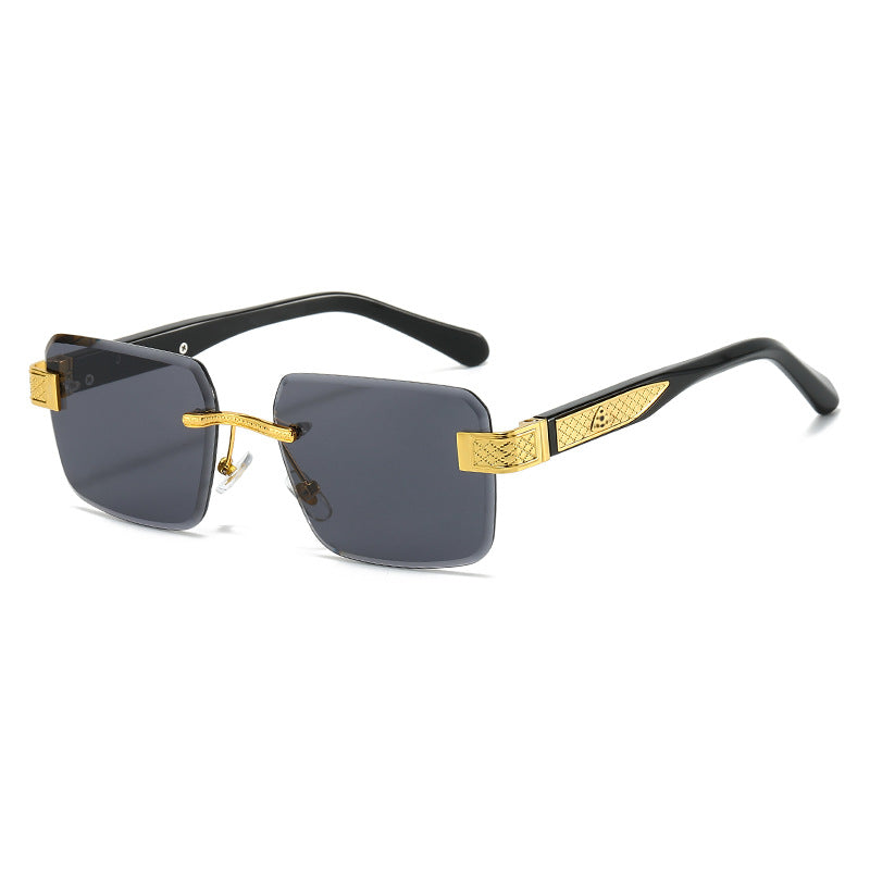 Damer elegant solbrille med luksuriøs, glitrende ramme Skanto