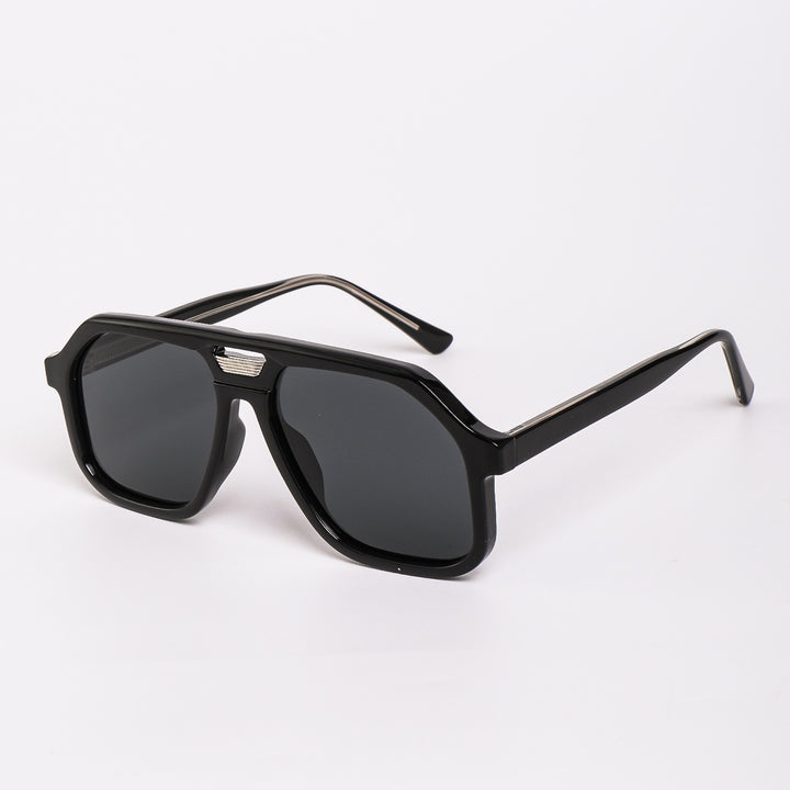 Damene moteriktig solbrille i unikt, geometrisk design Skanto
