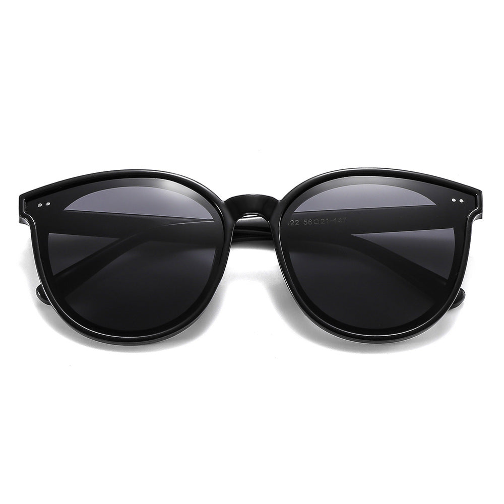 Dame Modisk solbrille med stort, elegant ramme Skanto