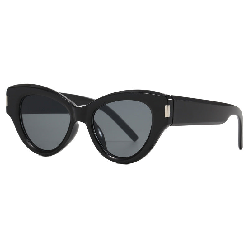Dame Cat-Eye solbriller med moderne, iøynefallende design Skanto