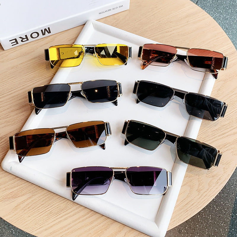Dame Designer-solbrille med luksuriøs inn ramme og trendy snitt Skanto