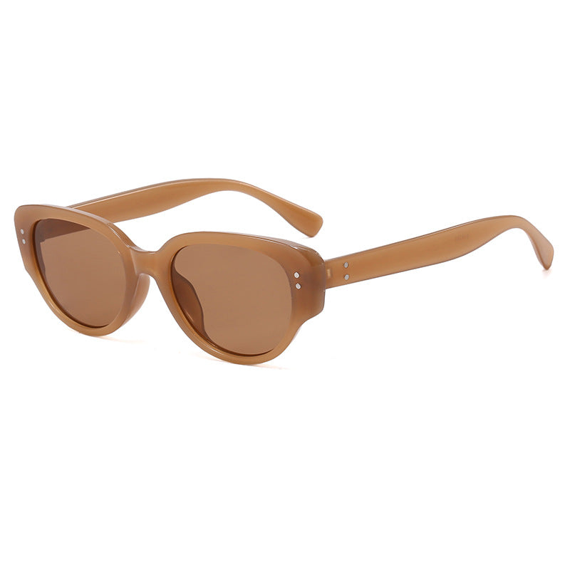 Dame moteriktig solbrille med markant design Skanto