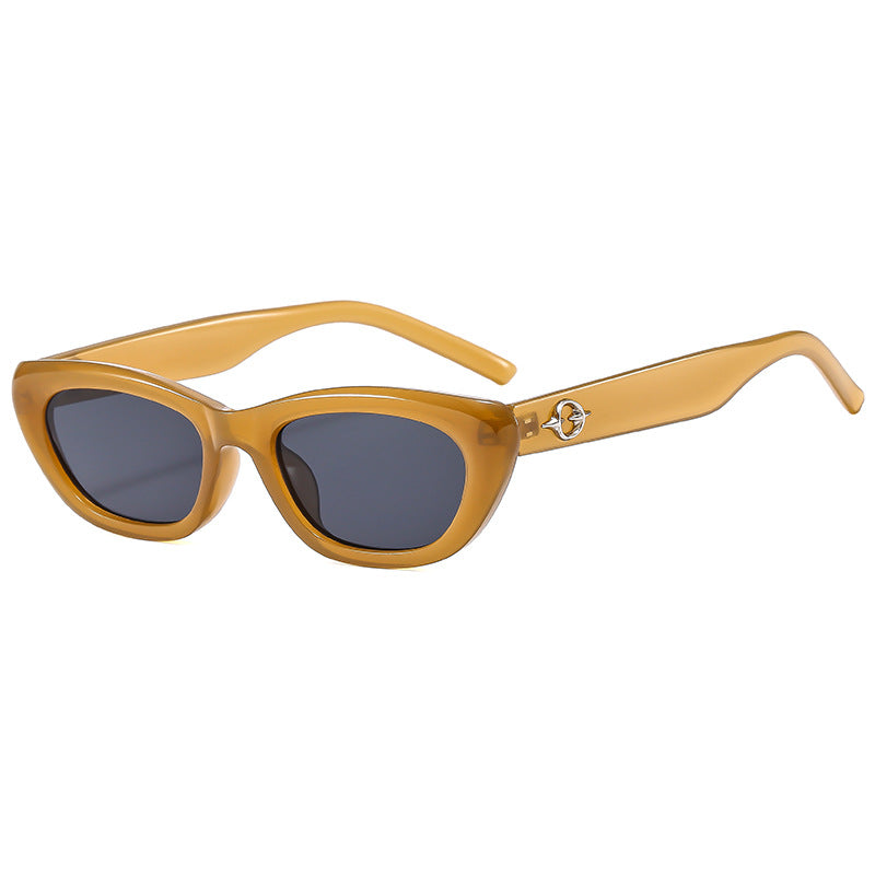 Dame eksklusive cat-eye solbriller med stilige detaljer Skanto