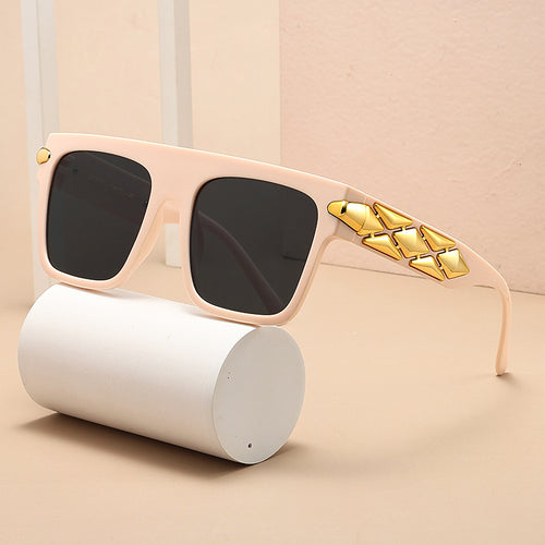 Dame elegant designer solbriller med luksuriøse ramme detaljer Skanto