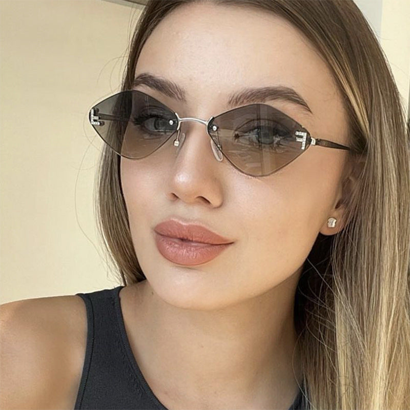 Women's geometric sunglasses in extravagant design with gradient lenses Skanto