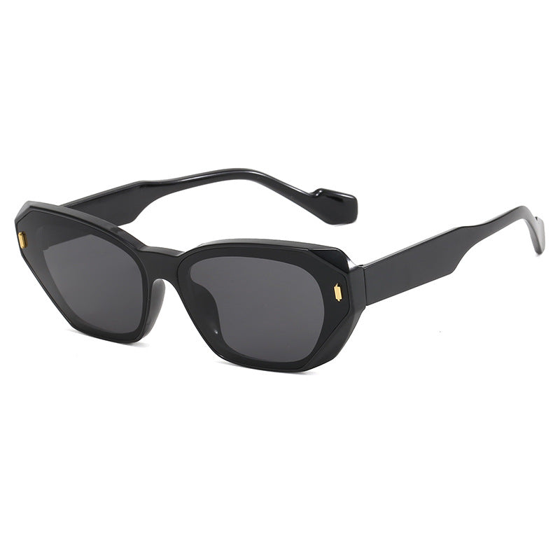 Dame geometrisk designer solbrille med markant ramme Skanto