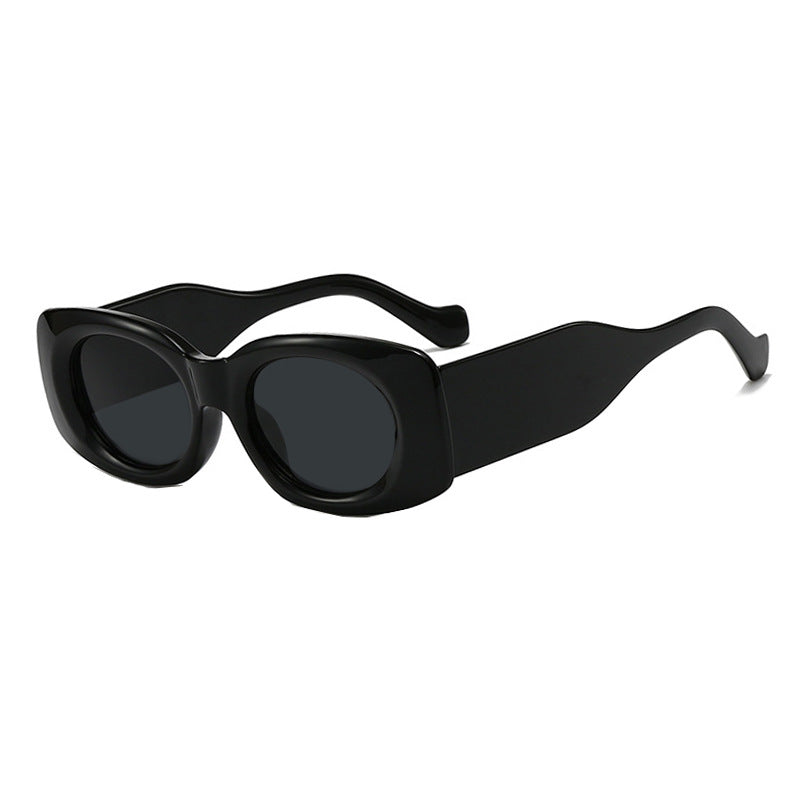 Dame futuristisk solbrille i elegant kvadratdesign Skanto