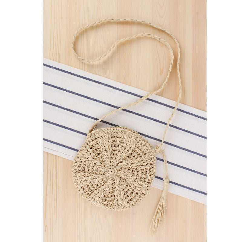 Handbag made of hand-knotted natural material with fringed detail Skanto