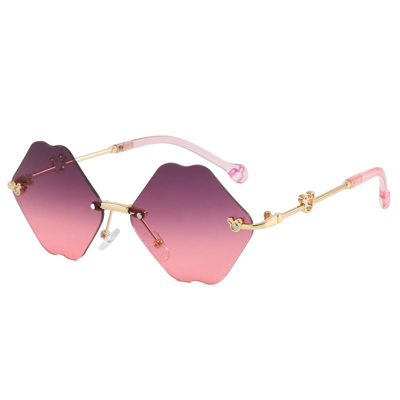 Dame geometrisk oversized solbrille med detaljerte, luksuriøse rammer Skanto
