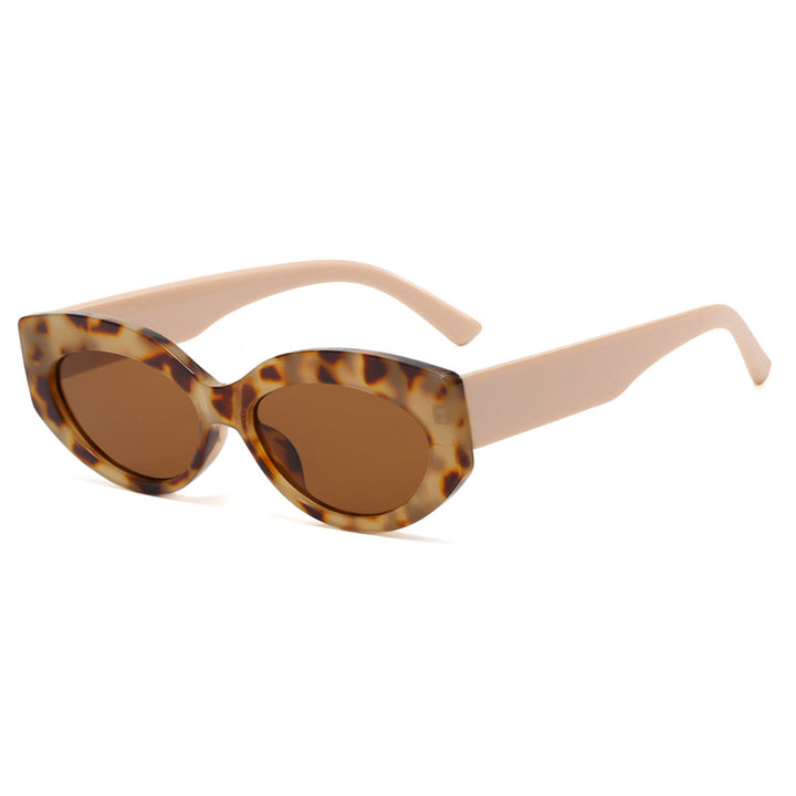 Dame Cat-Eye solbriller i stilfullt plastdesign Skanto