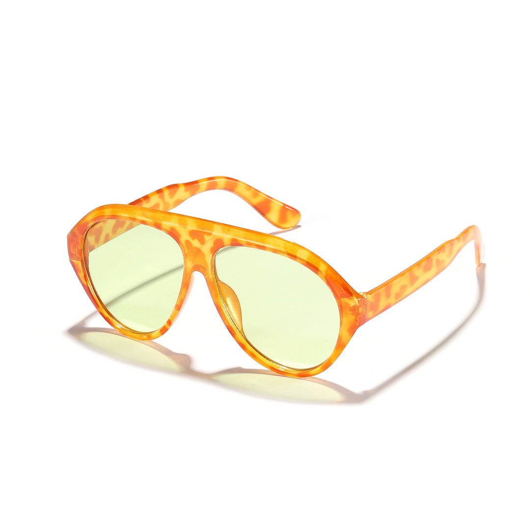 Dame solbrille med markant design og innovativ ramme Skanto