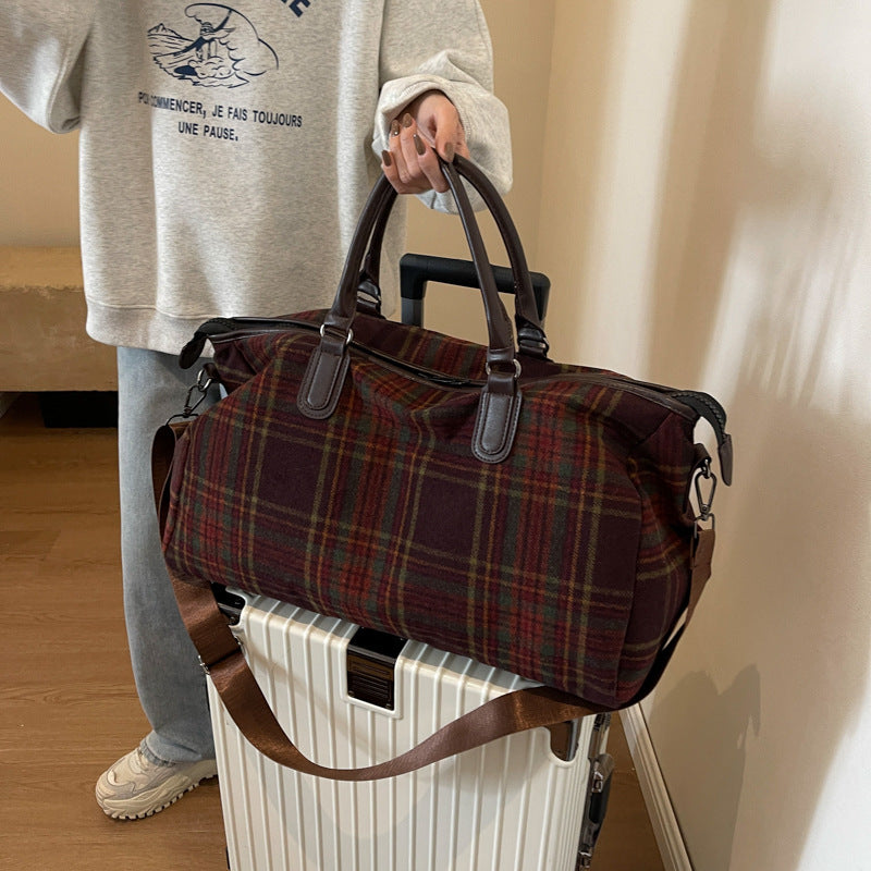Sporty multi-purpose duffel bag with robust interior and durable handles Skanto
