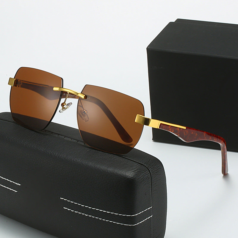 Dame Fashion-solbriller i moderne geometrisk design Skanto