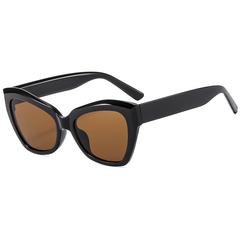 Dame Cat-Eye solbriller med markant ramme og polariserte linser Skanto