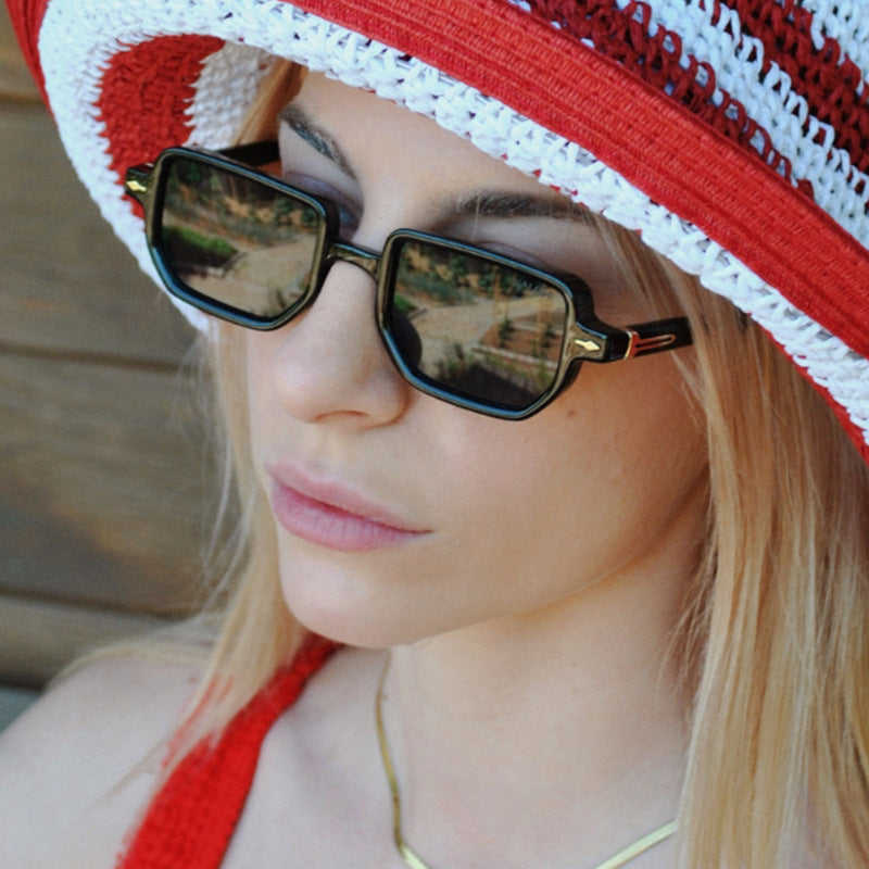 Women's square sunglasses with elegant design and polarized lenses Skanto