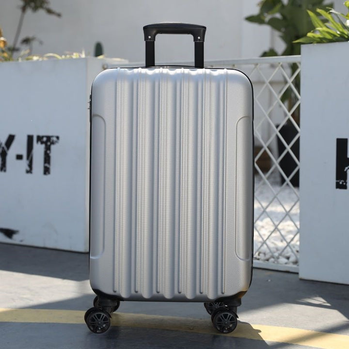 Hardplast koffert med høyt motstandsdyktig materiale og TSA-lås Skanto