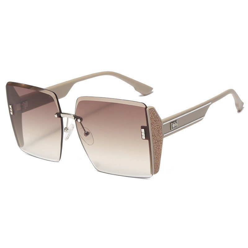 Dame Oversized solbrille med stilfull firkantet ramme Skanto