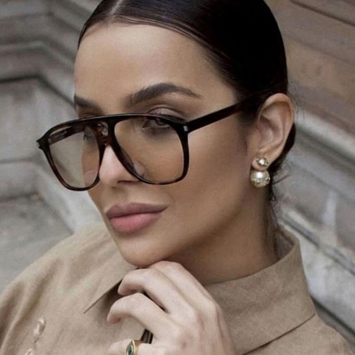 Women's sunglasses in trendy tortoise design Skanto