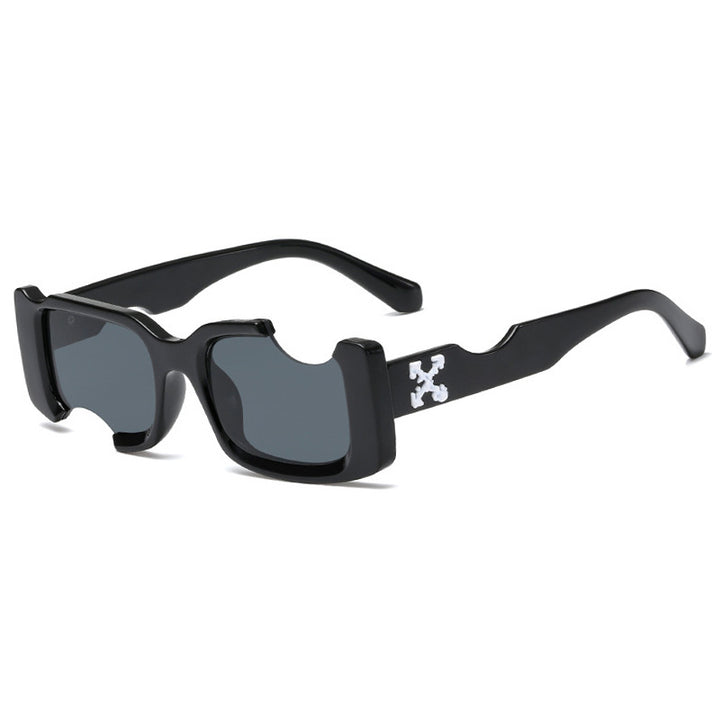 Women's fashionable sunglasses with a striking design and robust plastic frame Skanto