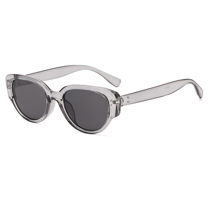 Dame moteriktig solbrille med markant design Skanto