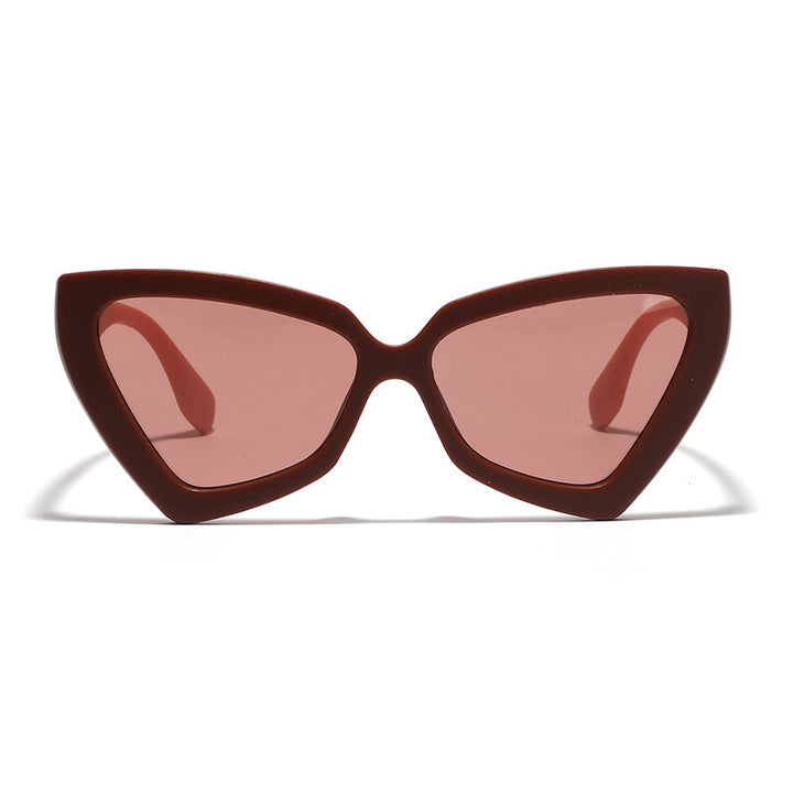 Dame Cat-Eye solbriller med speilende linser og robust ramme Skanto