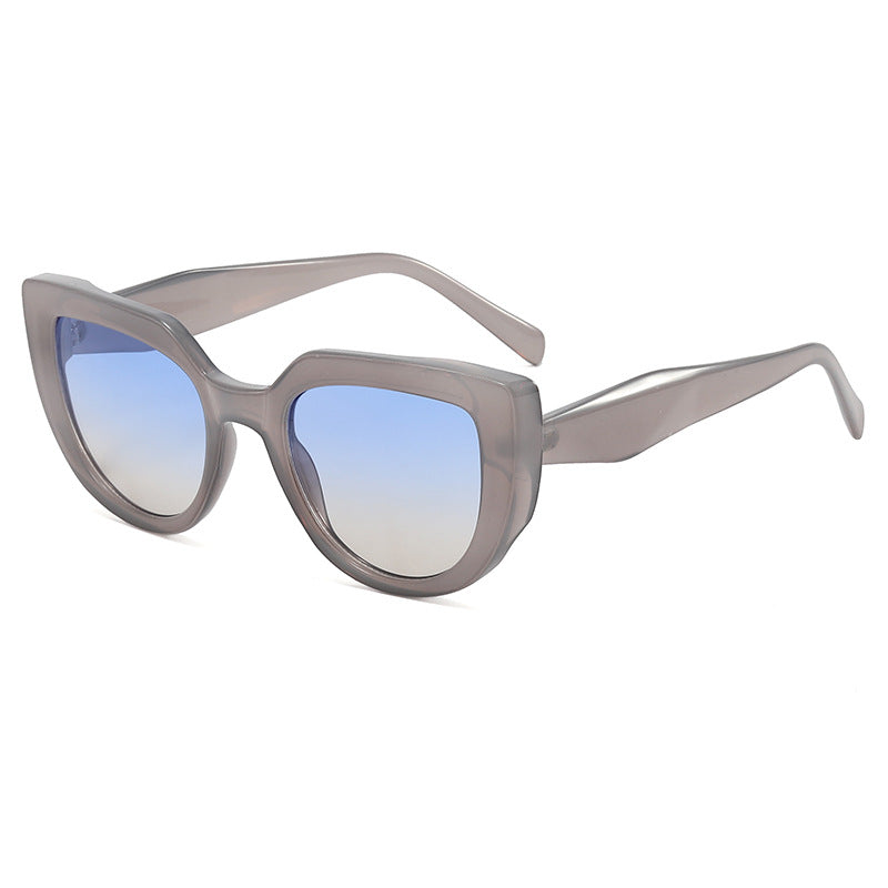Dame moterik oversized solbriller med unikt design Skanto