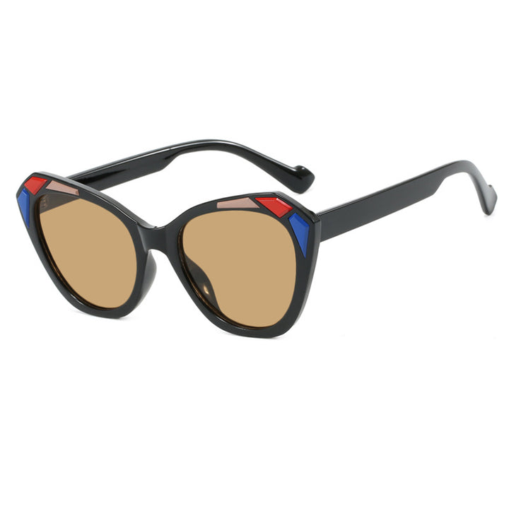 Women's cat-eye sunglasses with fashionable details Skanto