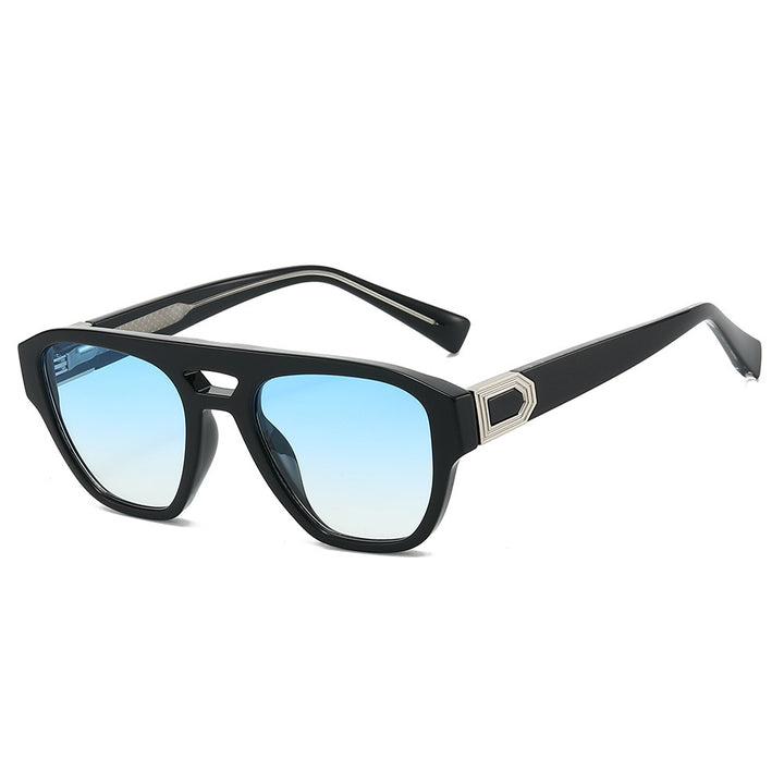 Dame Designer-solbrille med moderne, kantete ramme og gradient Skanto