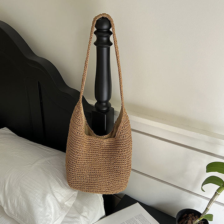 Light Hobo Bag Made of Sustainable Material Skanto