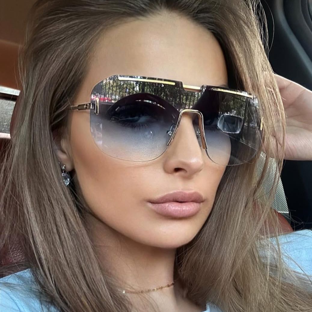 Dame geometrisk solbrille med stilramme i metall og UV-beskyttelse Skanto