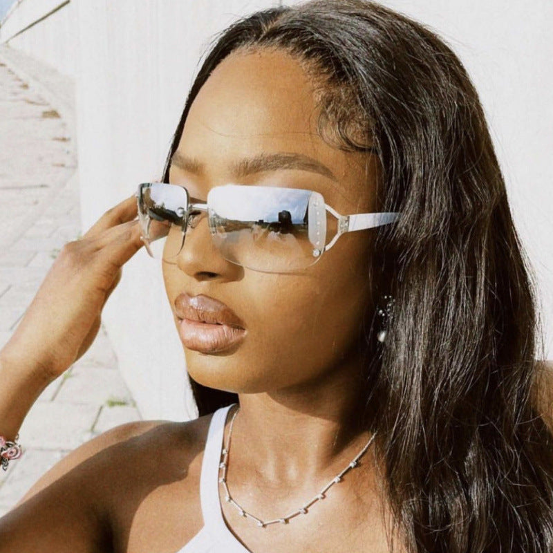Dame futuristisk, slank Shield-solbrille Skanto