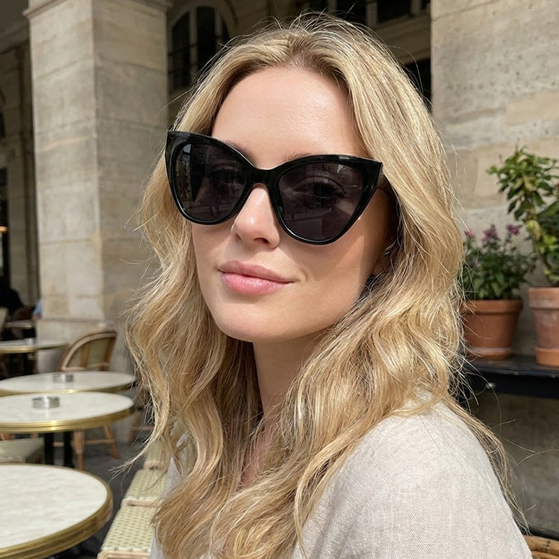 Dame Cat-Eye solbriller med UV-beskyttelse og moderne ramme Skanto
