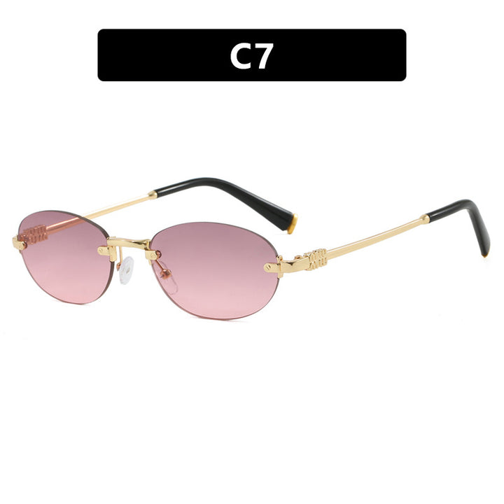 Women's Fashionable Sunglasses with Oval Frame and Elegant Accents Skanto