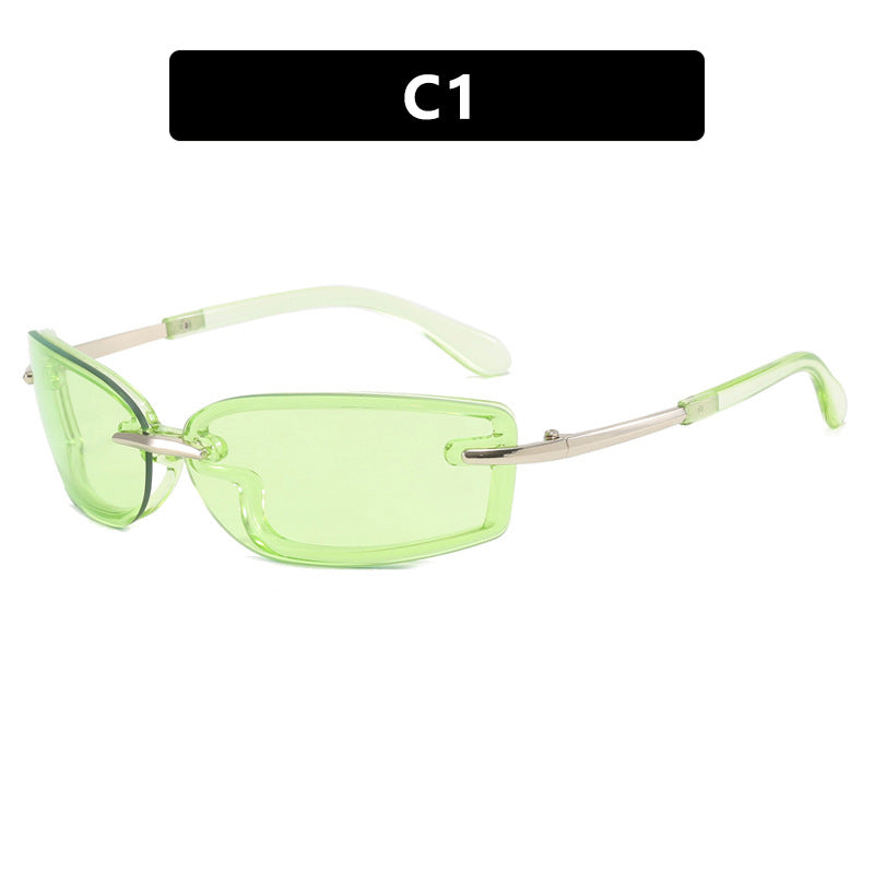 Women's trendy sunglasses with modern design and UV protection Skanto