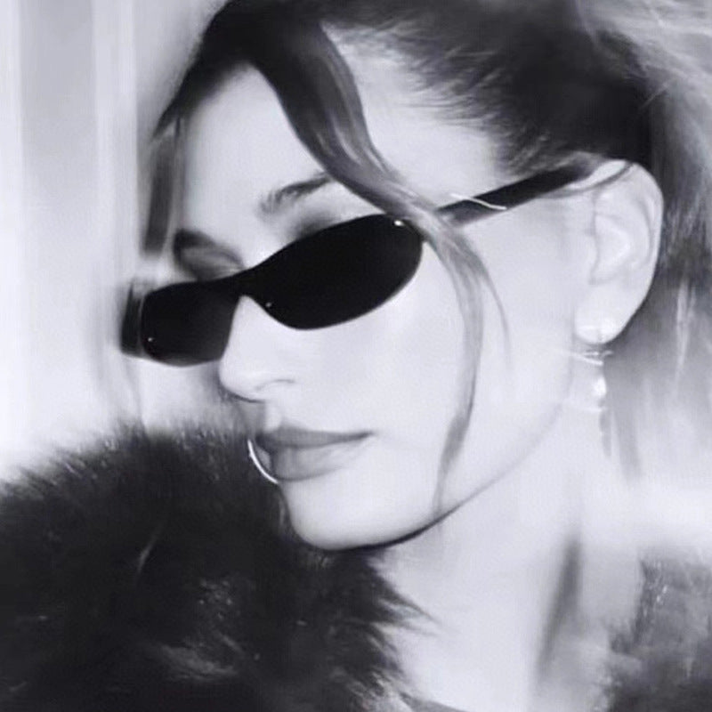 Women's Fashionable Cat-Eye Sunglasses with UV Protection and Modern Design Skanto