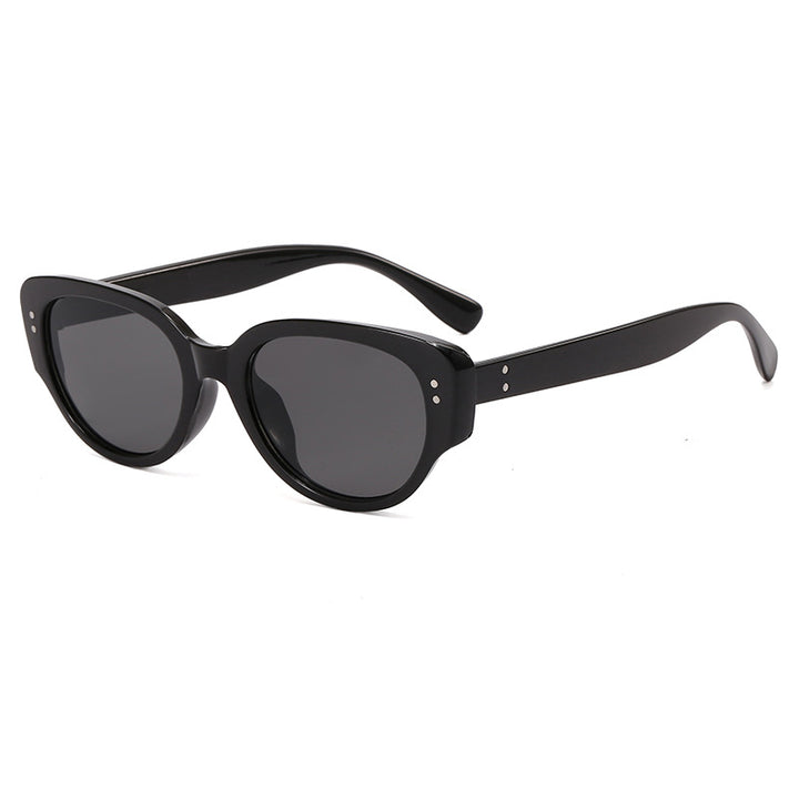 Dame moteriktig solbrille med markant design Skanto