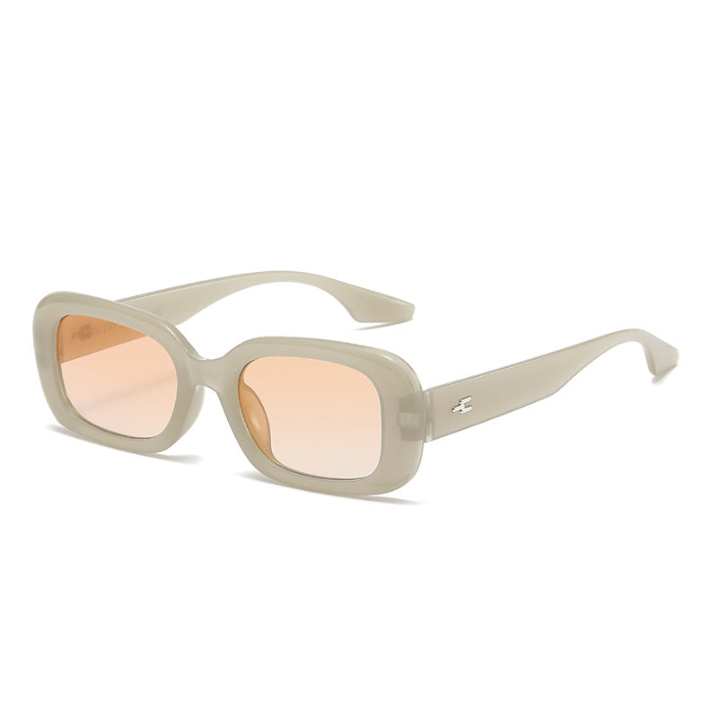 Dame moteriktig kvadratisk solbrille med bred ramme og UV-beskyttelse Skanto