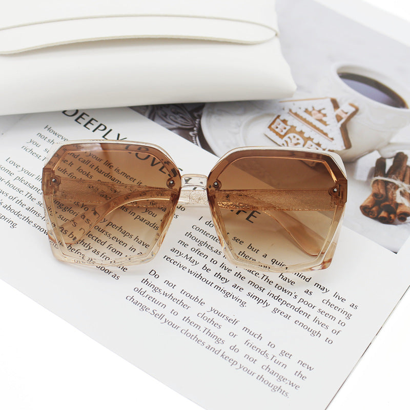 Dame Designer-solbrille i elegant hexagon-design Skanto