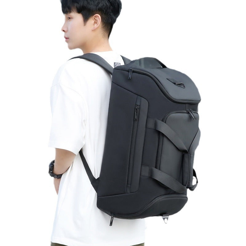 Men's sporty and spacious travel bag Skanto