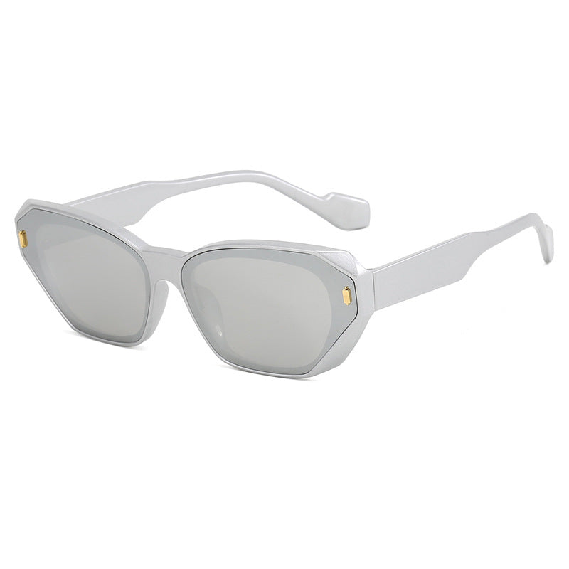 Dame geometrisk designer solbrille med markant ramme Skanto