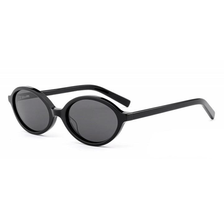 Dame Designer solbriller med tidløs oval design Skanto