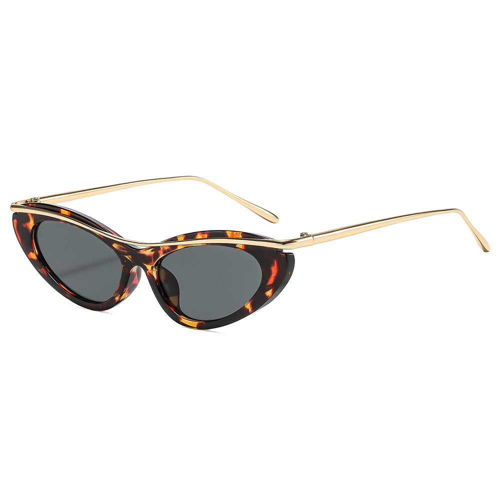 Dame Cat-Eye solbriller med elegant metallramme Skanto