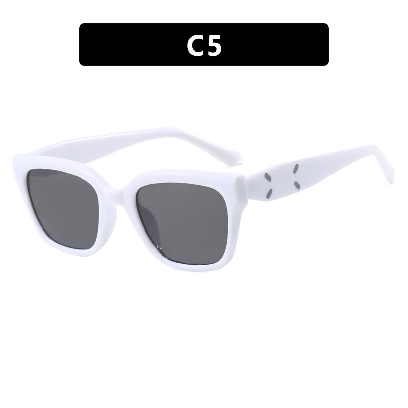 Women's Fashionable Square Sunglasses with UV Protection and Elegant Plastic Frame Skanto