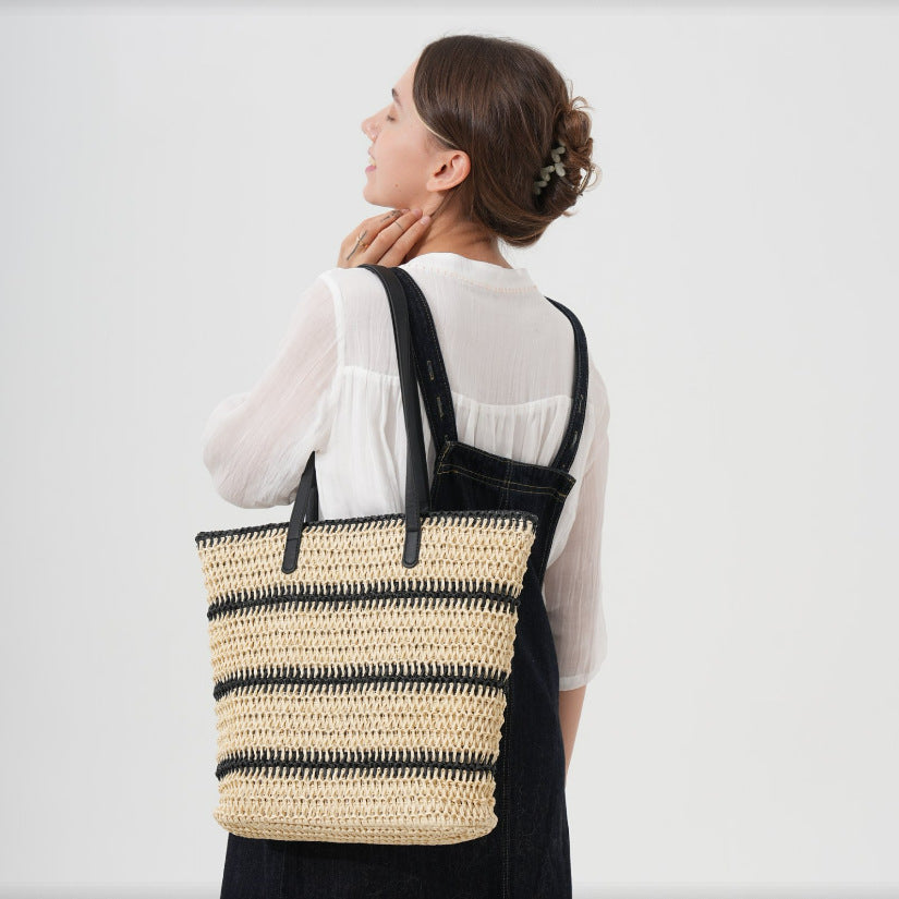 Elegant Raffia handle bag with leather handles Skanto