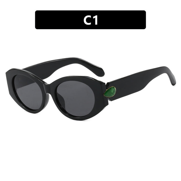 Dame elegant solbrille med stilige konturer Skanto