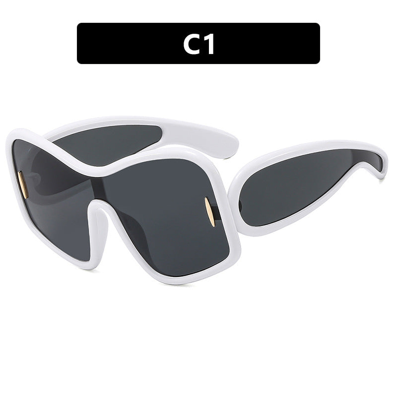 Women's futuristic sunglasses with extra-wide design and protective UV filter Skanto
